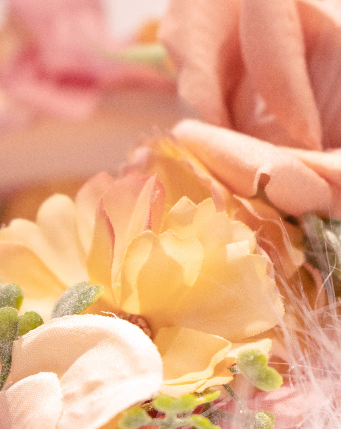 Faded Elegance - Oud Roze Bloemenhaarband | Handgemaakte Haaraccessoire voor Magische en Elegante stijlen | by Odette Design