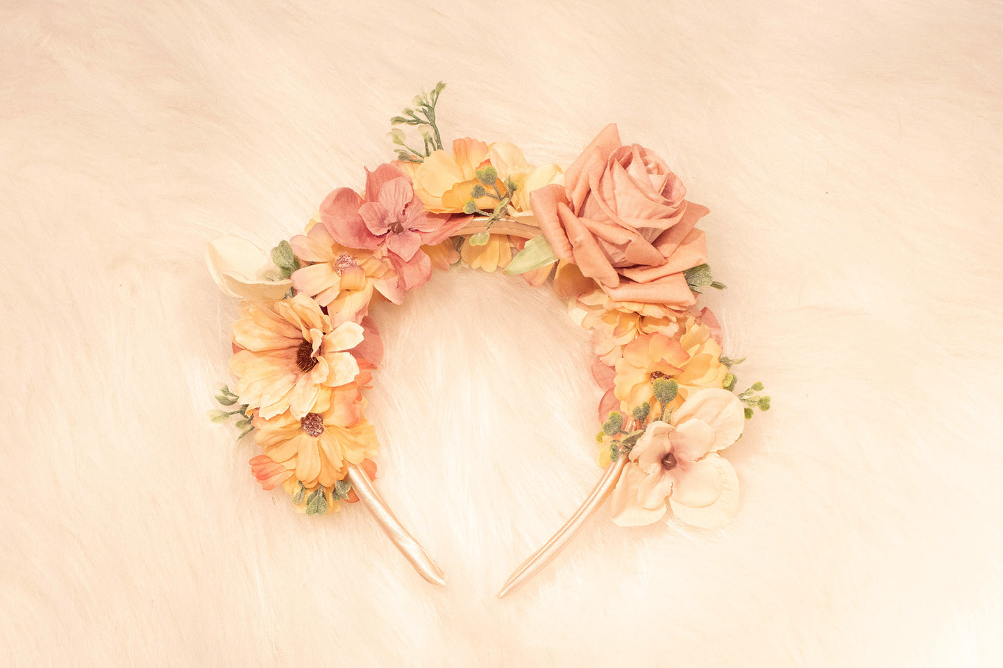 Faded Elegance - Oud Roze Bloemenhaarband | Handgemaakte Haaraccessoire voor Magische en Elegante stijlen | by Odette Design